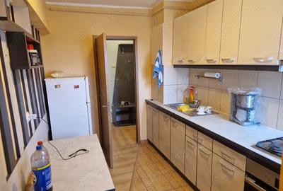Inchiriez apartament 3 camere, Pitesti, zona Nord - 4