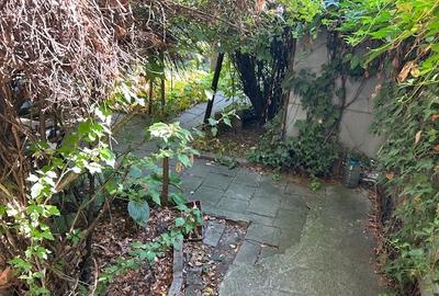 Apartament cu 3 camere semidecomandat în Universitate