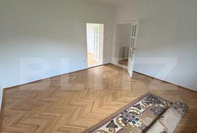 Casă cu 4 camere cu Teren 1000 Mp în Central