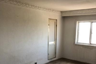 Apartament cu 2 camere decomandat în Km 5 - 3
