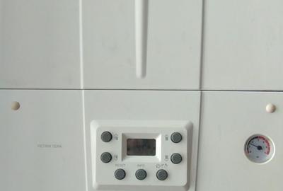 Apartament cu 2 camere decomandat în Petros