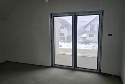 Casă cu 4 camere în Central - 1