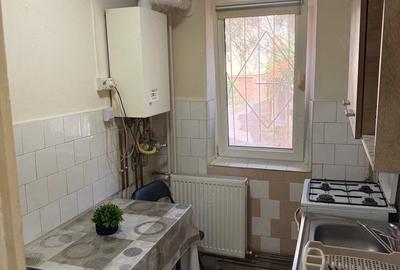 Garsonieră decomandată în Central