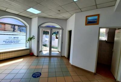 Spațiu comercial, de 80 mp, în Central - 4