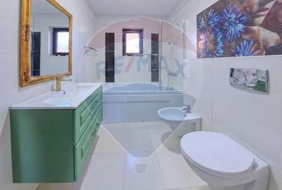 Casă cu 6 camere cu Teren 564 Mp în Hemeiuș - 9