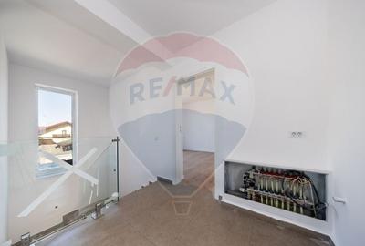 Casă cu 4 camere cu Teren 500 Mp în Sânpetru - 5