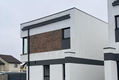 Casă cu 4 camere în Săcălaz