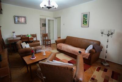 Apartament cu 4 camere decomandat în Central - 8