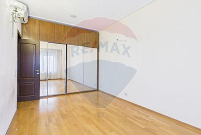 Apartament cu 5 camere decomandat în Ștefan cel Mare - 12