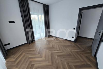 Apartament cu 3 camere decomandat în Turnișor - 3