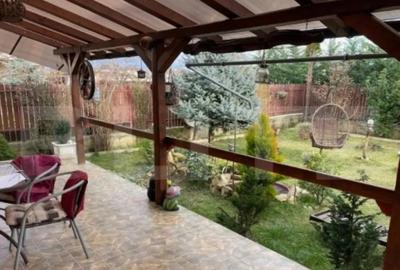 Casă cu 4 camere cu Teren 300 Mp în Central - 11