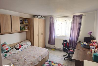 Casă cu 5 camere cu Teren 818 Mp în Letea Veche - 1