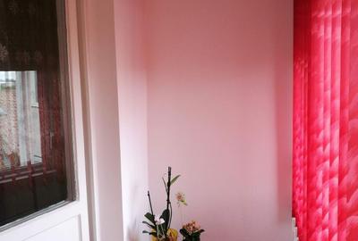 Apartament cu 3 camere semidecomandat în Central - 2