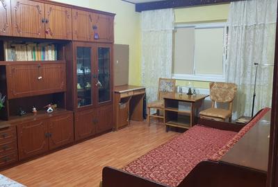 ZONA GAVRILOV - 2 CAMERE DECOMANDAT , CENTRALA GAZ. - 2