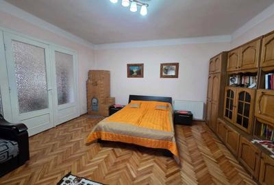 Casă cu 3 camere decomandat cu Teren 1152 Mp în Central - 6