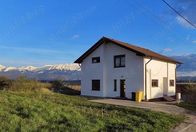 Casă cu 5 camere cu Teren 372 Mp în Central