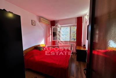 Apartament 2 camere, decomandat, centrala proprie,  zona UVT - 4