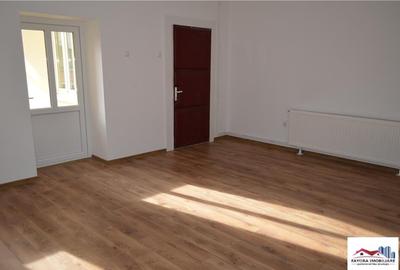 Spatiu Comercial de Inchiriat in Zona Centrala - 4