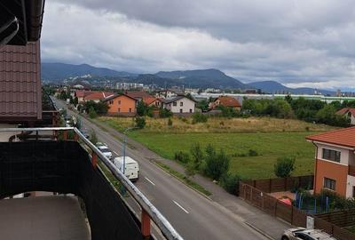 Apartament cu 2 camere semidecomandat în Tractorul - 4