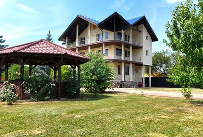 Vila deosebita cu gradina superba si panorama - Ghimbav, ultracentral - 1