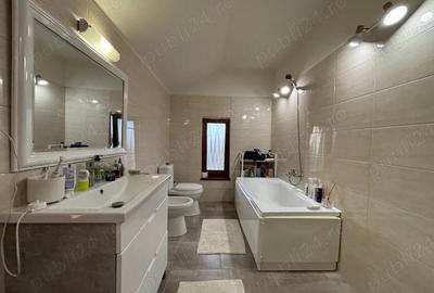 Casă cu 4 camere în Central - 4