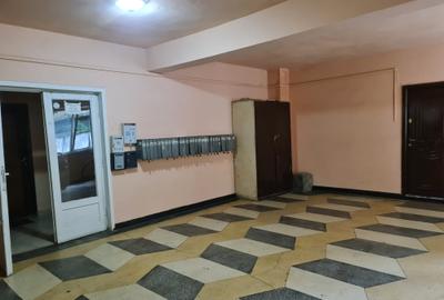 Garsoniera de vânzare-zona Decebal,  Splaiul Crișanei - 9