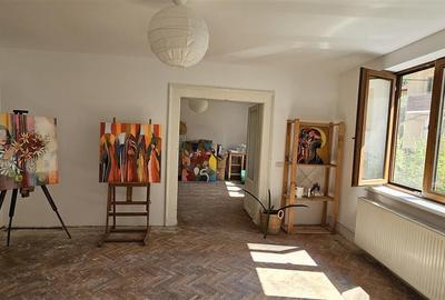 Casa cu curte si parcare in Schei - 2