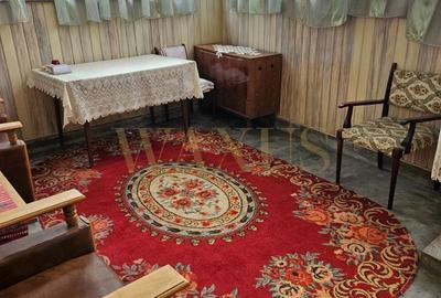 Casă cu 4 camere cu Canalizare în Central - 19