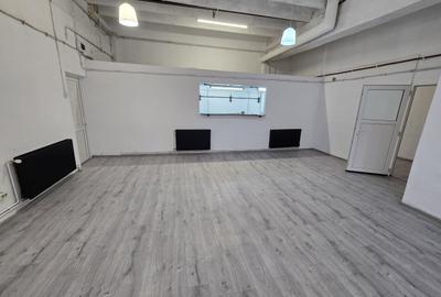 Birou, de 10 mp, în Aleea Carpați - 30