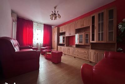Apartament cu 3 camere decomandat în Micro 11 - 12