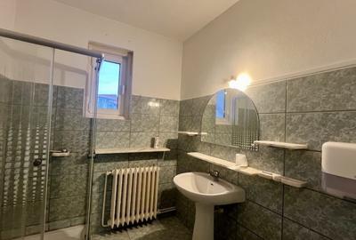 Casă individuală cu 10 camere cu Canalizare în Sisești - 14