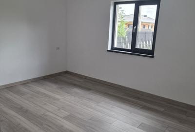 Casă cu 4 camere în Mărgineni - 3