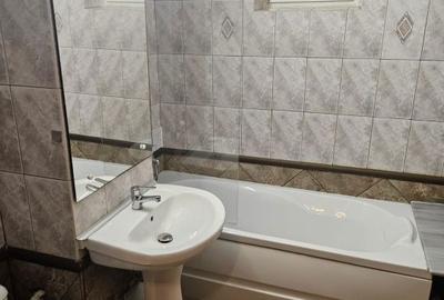 Apartament cu 3 camere, mobilat în Central - 3