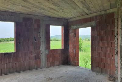 Casa in rosu la Osorhei - 1