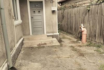 Casă cu 3 camere cu Teren 245 Mp în Central - 1