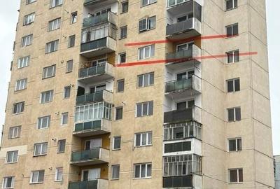 Apartament cu 3 camere decomandat în Simeria - 2