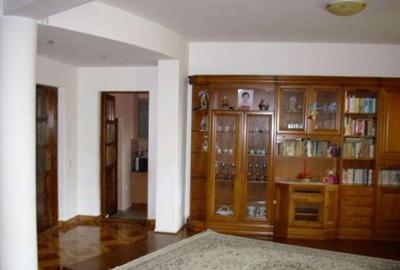 Casă cu 7 camere cu Canalizare în Calea Dumbrăvii - 3