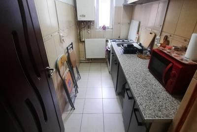Apartament cu 2 camere decomandat, etaj 1/10, zona Pacurari - 3