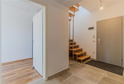 Apartament cu 4 camere decomandat, mobilat în Tractorul - 22