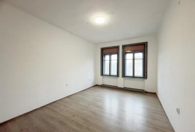 Apartament 1 camera, decomandat, parter, 41mp utili, zona Sinaia - 1