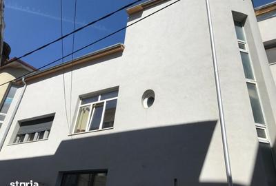 Apartament cu 3 camere semidecomandat, mobilat în Moșilor