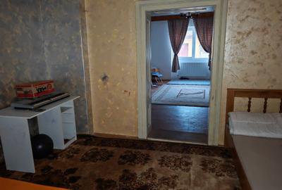 Casa 6 camere libera la vanzare RASNOV - 7