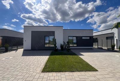 Casă cu 3 camere cu Teren 254 Mp în Moșnița Nouă
