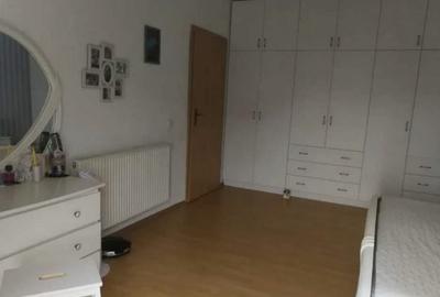 Apartament cu 3 camere decomandat în Cetate