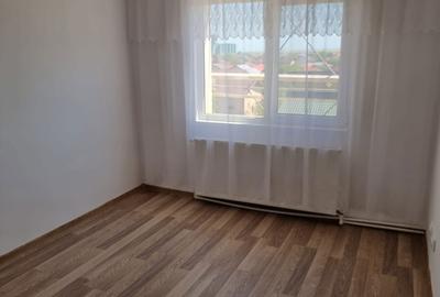Apartament cu 3 camere decomandat în Central - 1