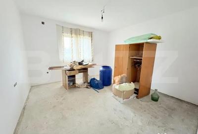 Casă cu 3 camere cu Teren 1900 Mp în Vest