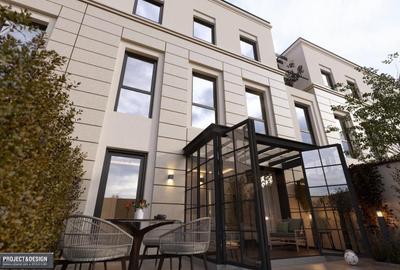 Casă cu 5 camere cu Canalizare în Nord