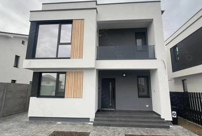 Casă cu 4 camere cu Teren 350 Mp în Săcălaz