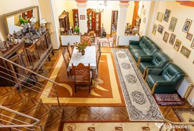Casă cu 7 camere cu Teren 2500 Mp în Central - 7