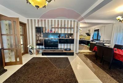 Casă cu 5 camere cu Teren 1180 Mp în Sicrita - 13